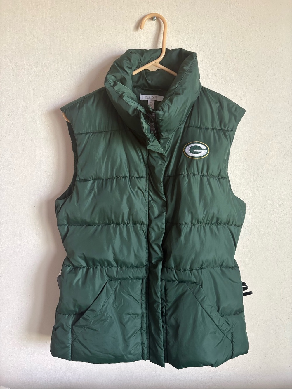 WEAR by Erin Andrews Green Bay Packers Puffer Vest – Women’s S/P